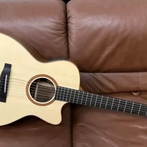 Lakewood M-18 CP Eigenart Grand-Concert Cutaway Abverkauf