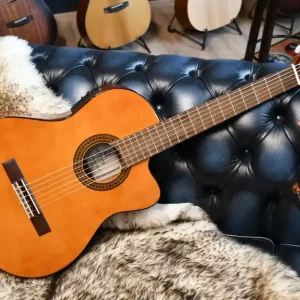 Online Kaufen Admira JUANITA ECF Konzertgitarre, Cutaway EQ, Oregon Pine/Sapelli