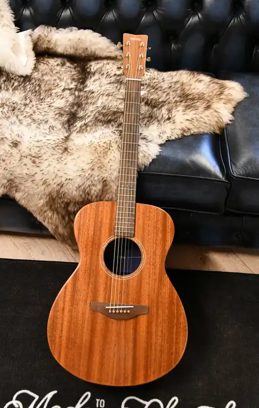 YAMAHA Storia II Westerngitarre, Mahagoni, Satin Finish Top-Preis