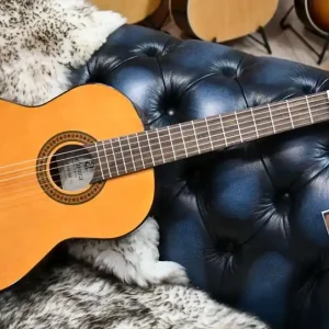 Direkt Vom Hersteller Admira JUANITA Konzertgitarre 1/2, Kindergitarre, Zeder/Sapelli